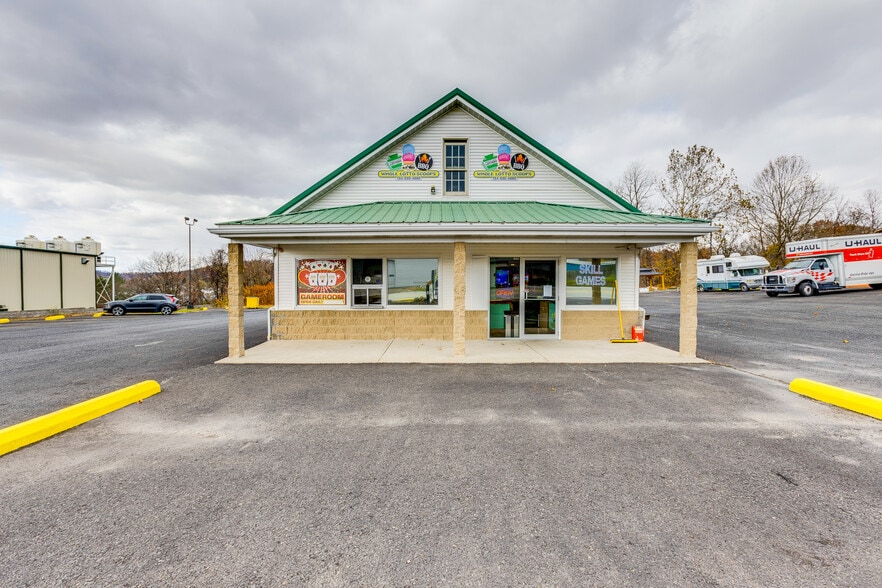 More Photos Of 702 Industrial Blvd, Latrobe Freestanding For Sale