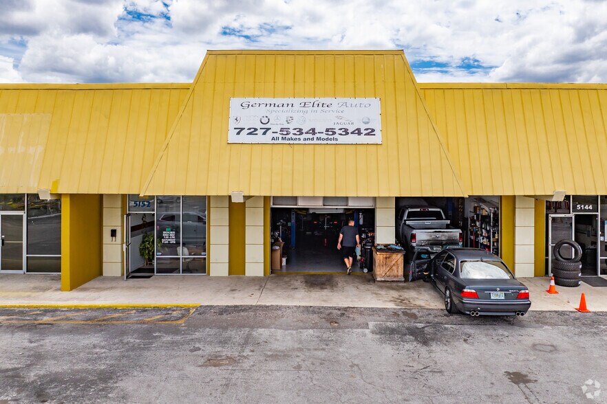 More Photos Of 5144-5158 US Highway 19, New Port Richey Storefront For Lease