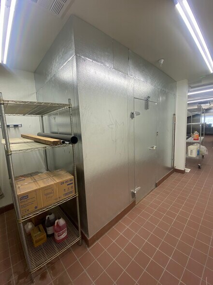 More Photos Of 1725 Spruce St, Riverside Restaurant For Lease