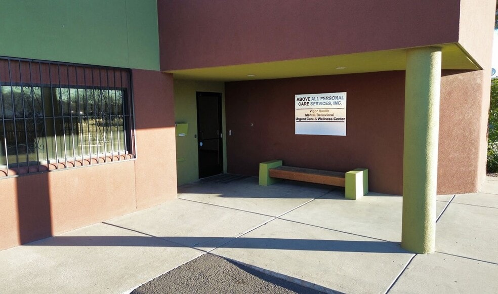 More Photos Of 8010 Mountain Rd NE, Albuquerque Medical For Lease
