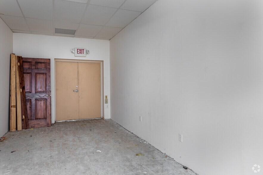 More Photos Of 1001-1041 N Collier Blvd, Marco Island Unknown For Lease