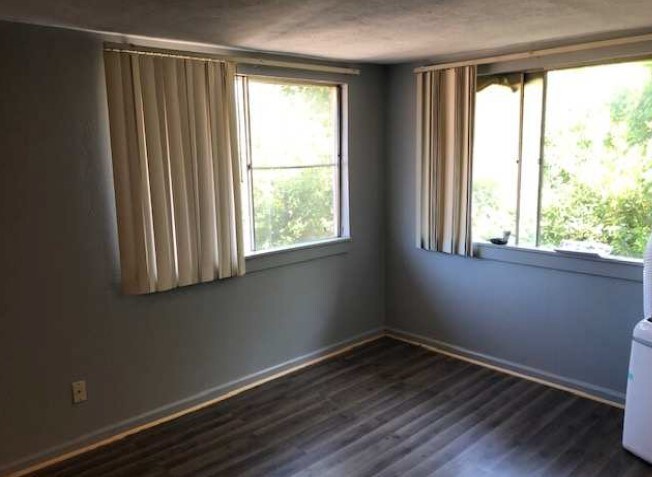 More Photos Of 1104 N Scott Ave, Belton Apartments For Sale