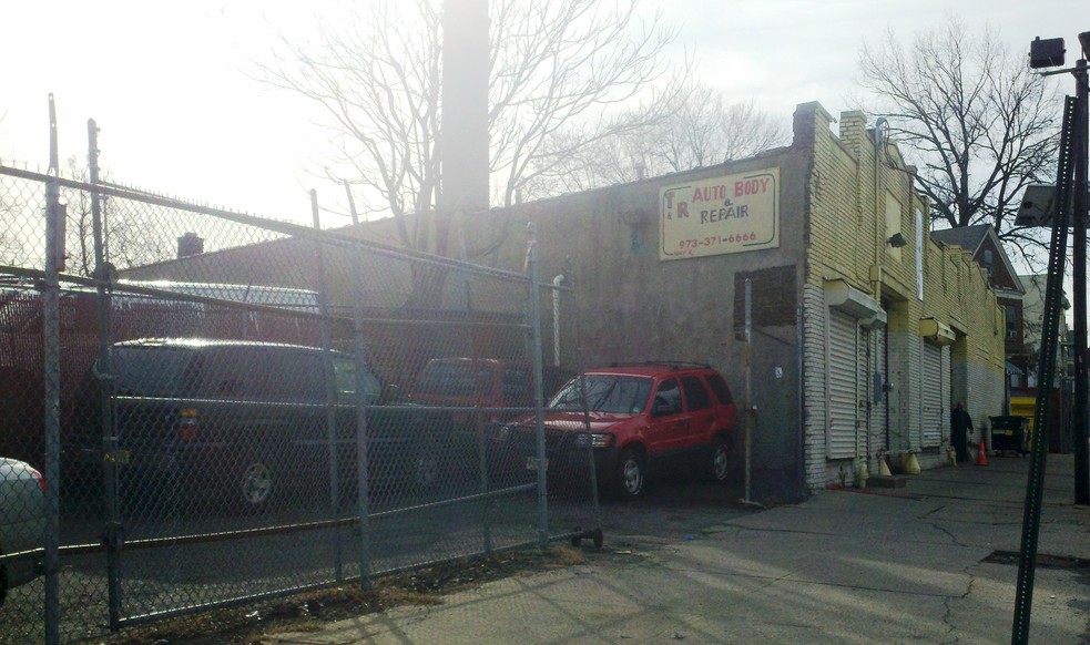 More Photos Of 700 S 15th St, Newark Auto Repair For Sale