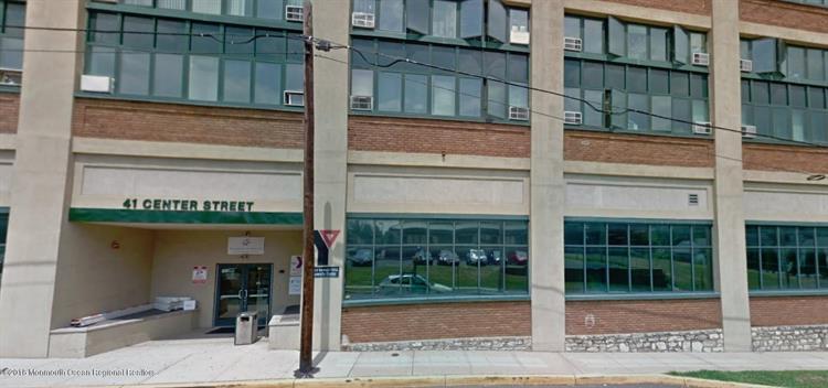More Photos Of 41 Center St, Freehold Office For Lease