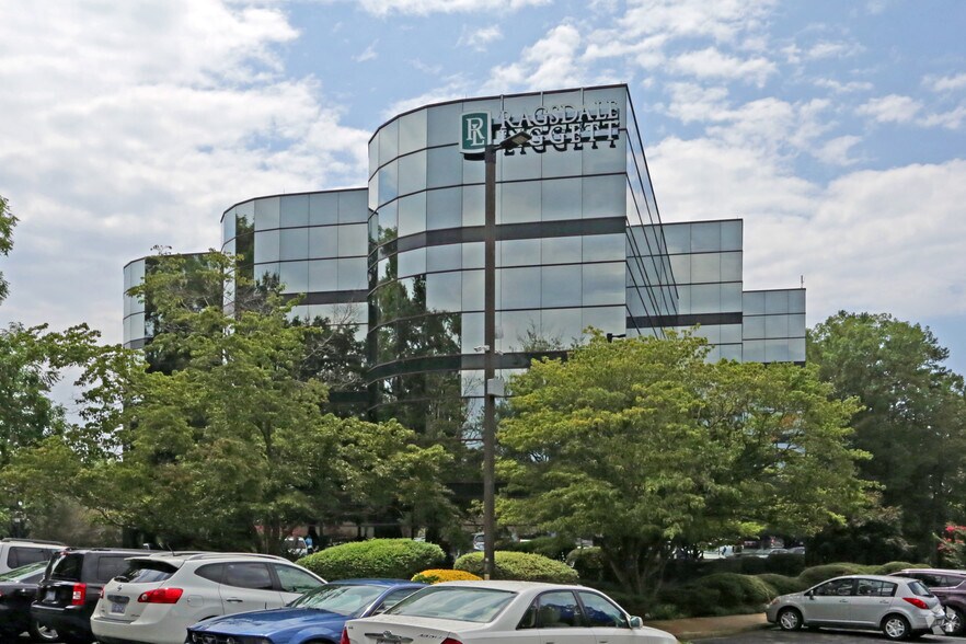 More Photos Of 2840 Plaza Pl, Raleigh Office For Lease