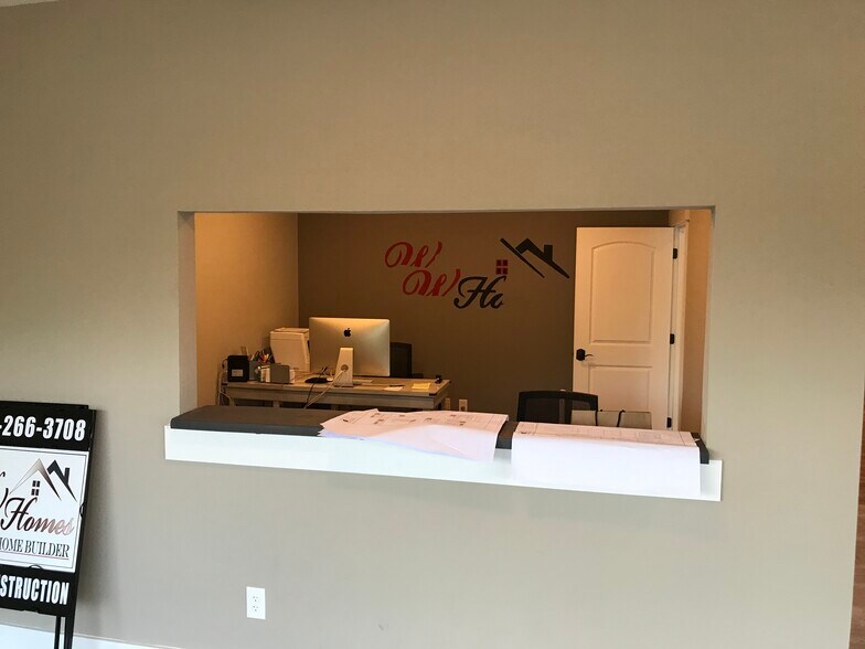 More Photos Of 810 Ohio Pike, Withamsville Office For Lease