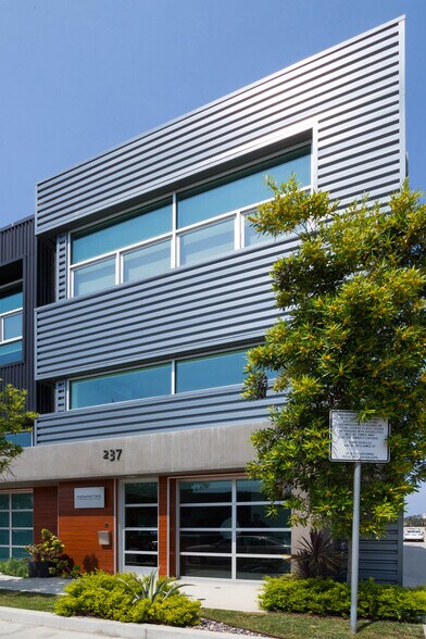 More Photos Of 215-237 California St, El Segundo Loft Creative Space For Lease
