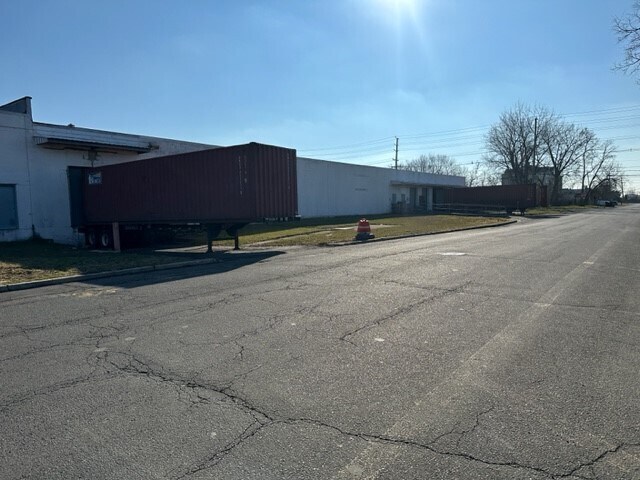 More Photos Of 175 Broad St, Carlstadt Distribution For Lease