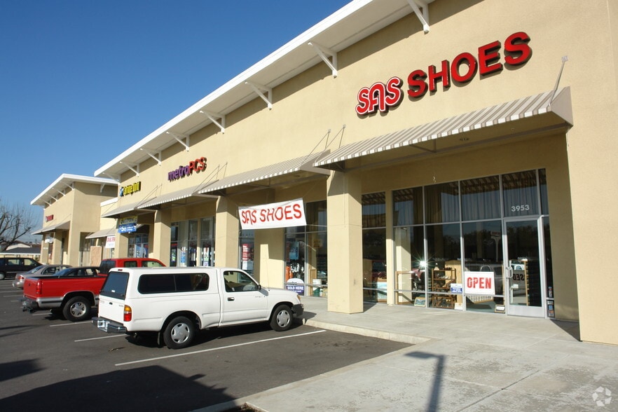 Primary Photo Of 3951-3985 Stevens Creek Blvd, Santa Clara General Retail For Lease