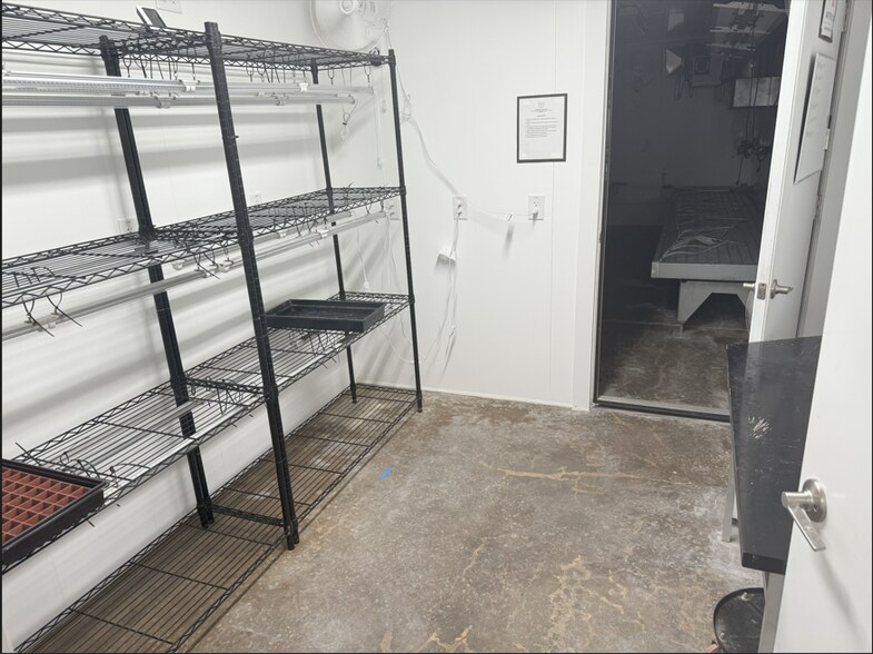 More Photos Of 818 W Veterans Memorial Hwy, Blanchard Industrial For Sale