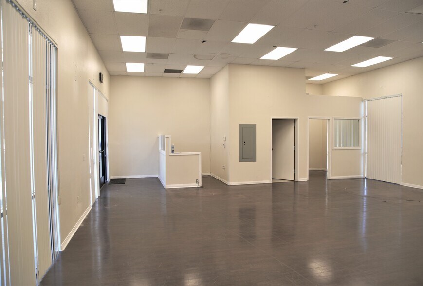 More Photos Of 2308 University Ave, Riverside Freestanding For Lease