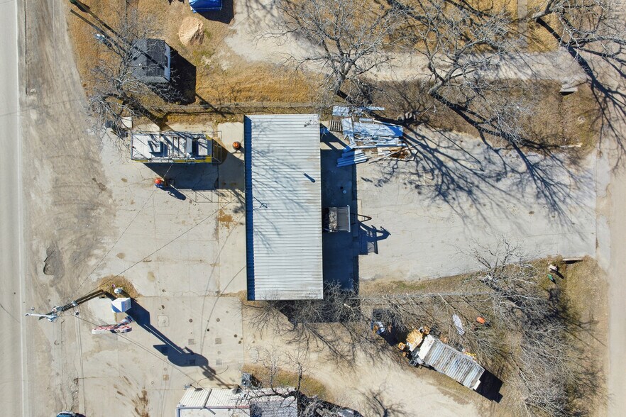 More Photos Of 703 Avenue E, Moody Specialty For Sale