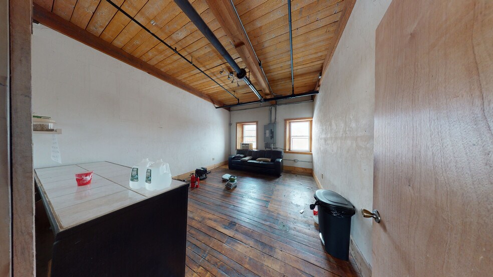 More Photos Of 119 R Foster St, Peabody Warehouse For Lease