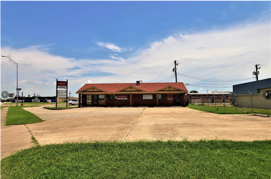 Primary Photo Of 902 US Highway 181, Portland Office For Sale