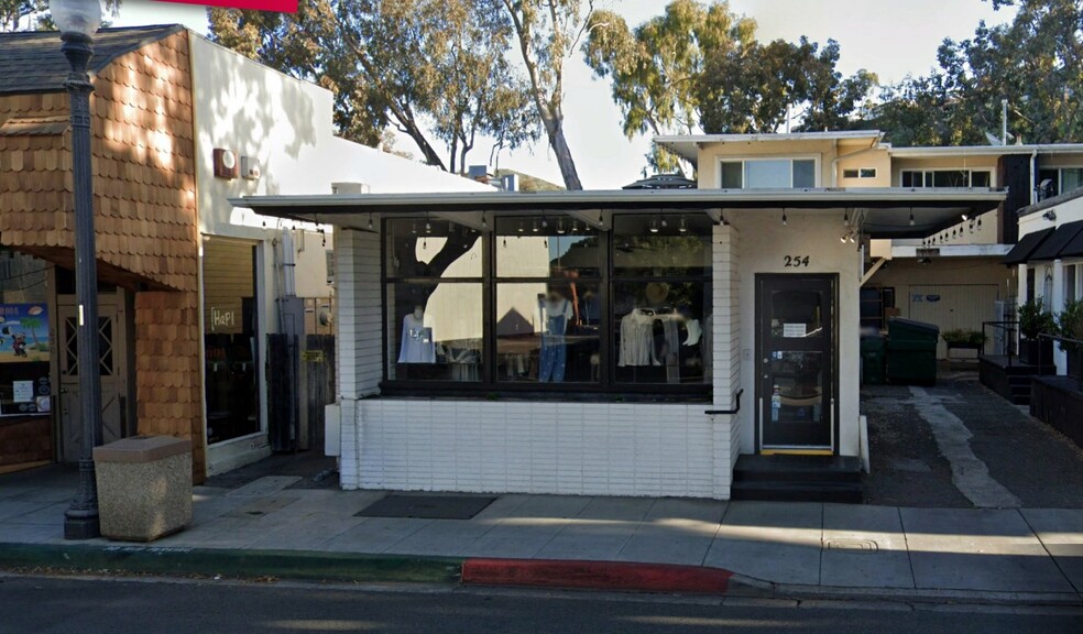 Primary Photo Of 254 Beach St, Laguna Beach General Retail For Lease