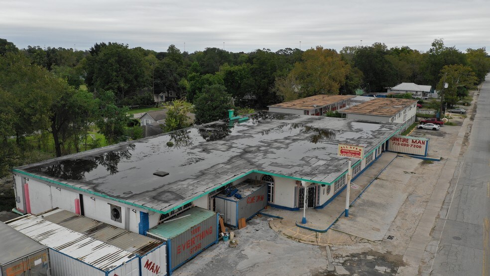 More Photos Of 2821 Laura Koppe, Houston Freestanding For Sale