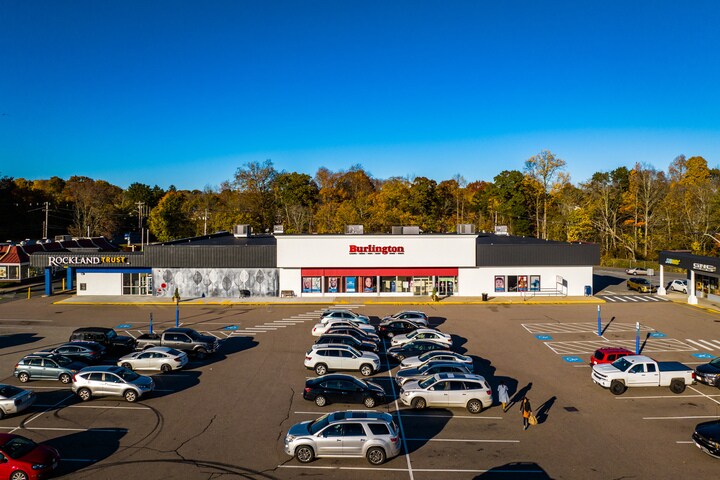 More Photos Of 171-233 Broad St, Bridgewater Unknown For Lease