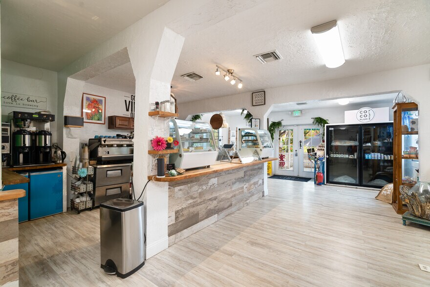 More Photos Of 98275 Overseas Hwy, Key Largo Storefront Retail Residential For Sale