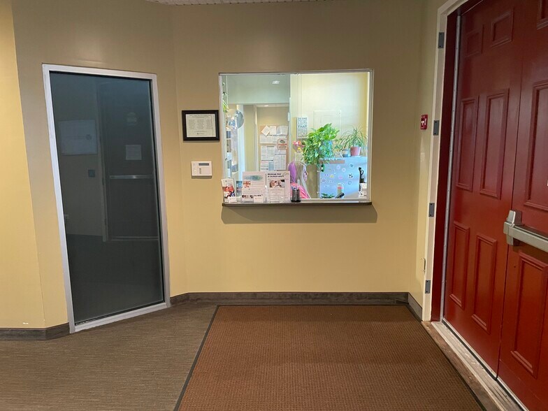 More Photos Of 256 Columbia Tpke, Florham Park Medical For Sale