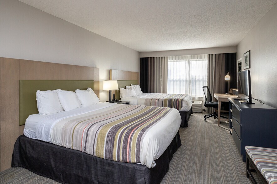 More Photos Of 2550 Freeway Blvd, Brooklyn Center Hotel For Sale