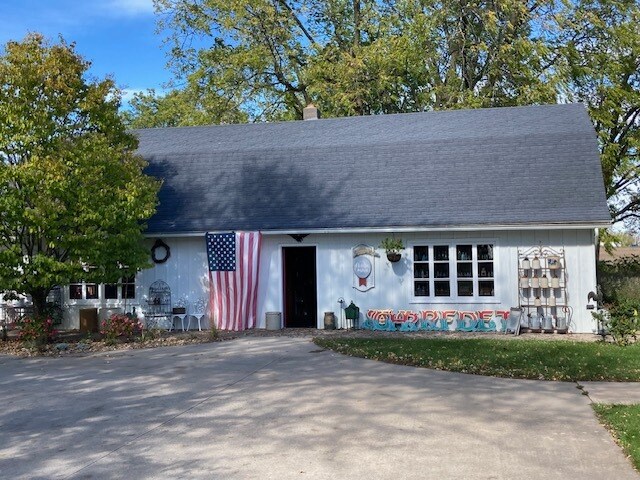 More Photos Of 540 North St, Green Lake Storefront Retail Residential For Sale