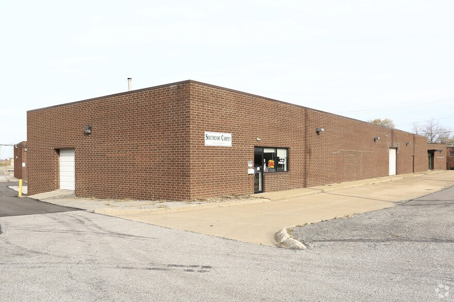 More Photos Of 4906-4920 Van Epps Rd, Brooklyn Heights Manufacturing For Lease