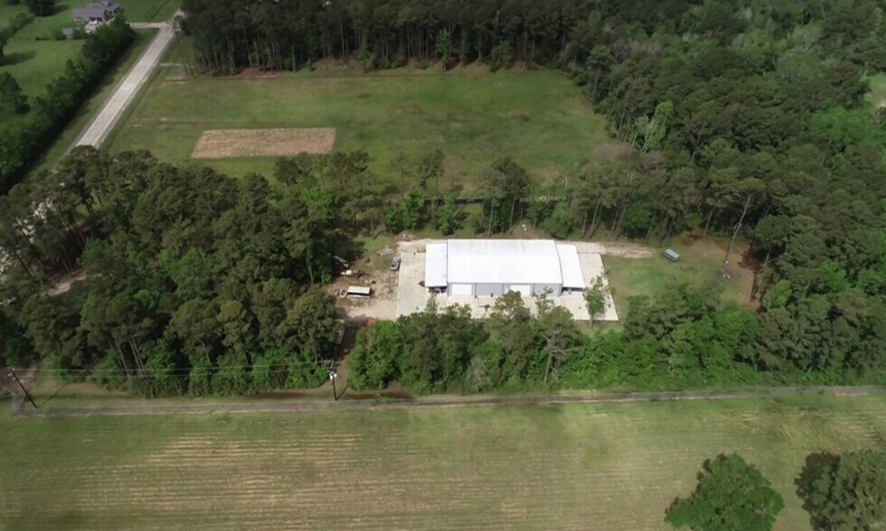 More Photos Of 202 W Stroker Rd, Crosby Warehouse For Lease