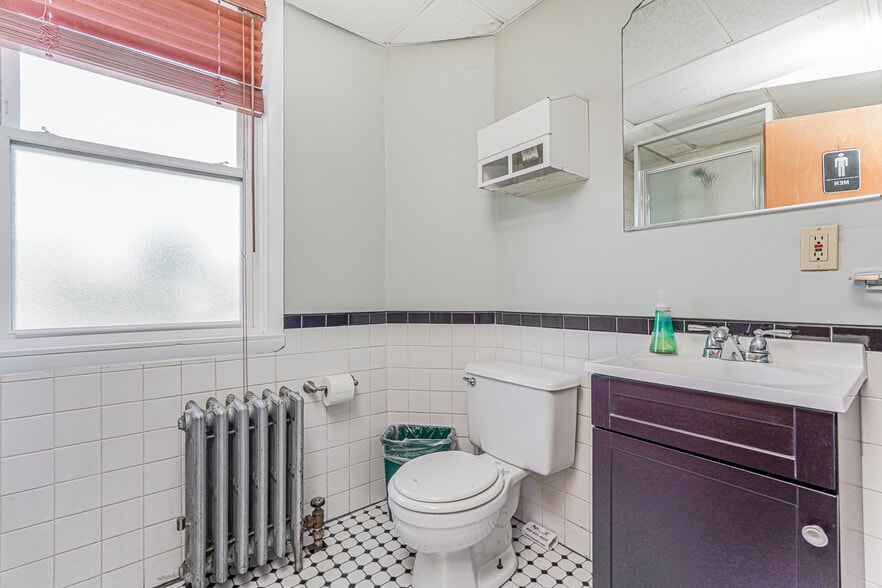 More Photos Of 1288 Forest Ave, Staten Island Storefront Retail Office For Sale