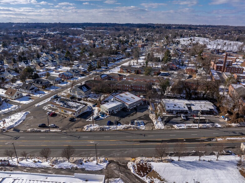 More Photos Of 4010 Southwestern Blvd, Baltimore Service For Sale