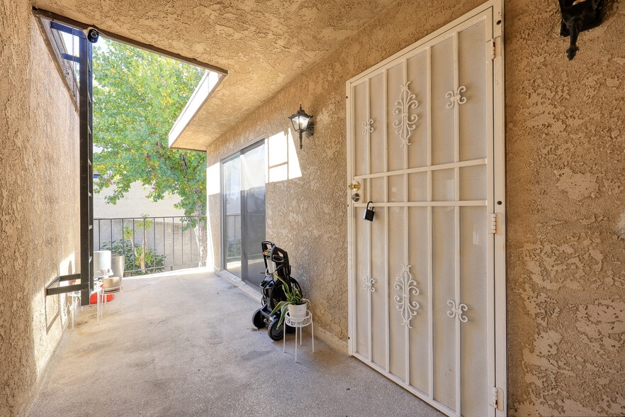 More Photos Of 15 E Beacon St, Alhambra Apartments For Sale