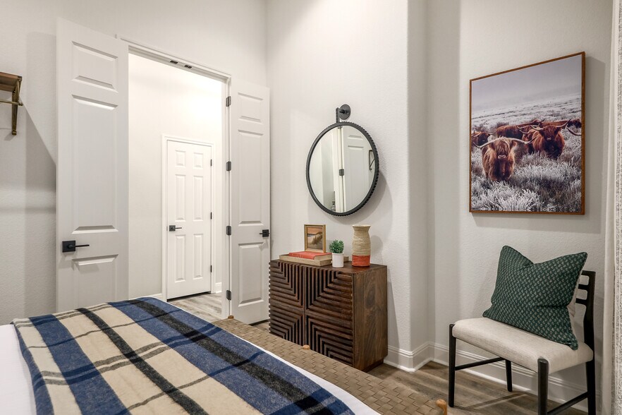 More Photos Of 8601 Zyle Rd, Austin Specialty For Sale