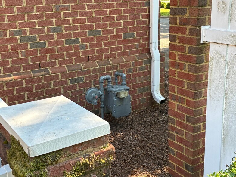 More Photos Of 1880 W City Dr, Elizabeth City Medical For Sale