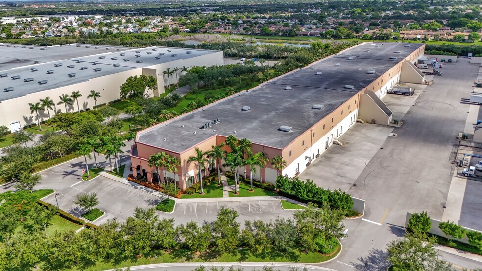 More Photos Of 9627-9641 Premier Pky, Miramar Warehouse For Lease