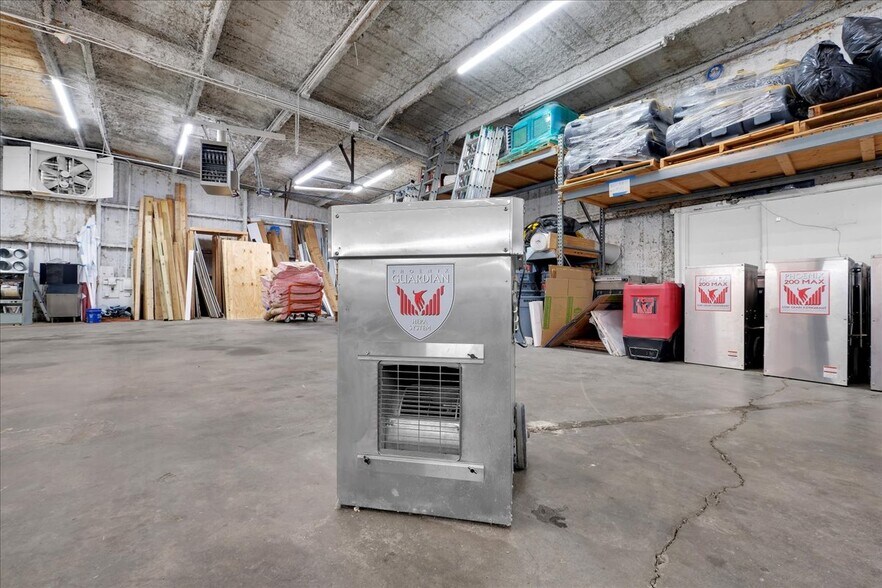 More Photos Of 1518 Petunia Ave, Louisville Warehouse For Sale