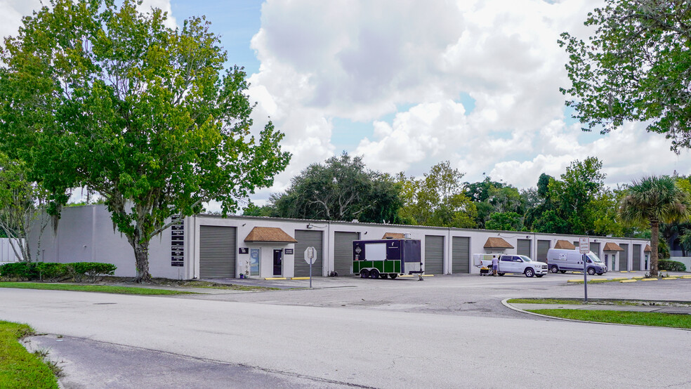 Primary Photo Of 970 Sunshine Ln, Altamonte Springs Unknown For Lease