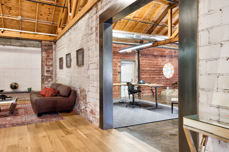 More Photos Of 111 NW 8th St, Oklahoma City Office For Sale