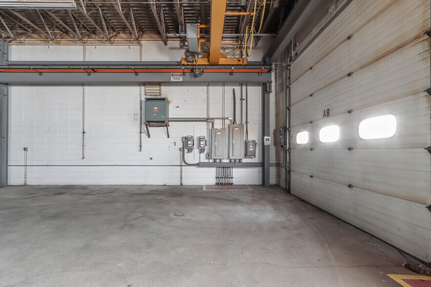 More Photos Of 301 W Military Rd, Rothschild Warehouse For Lease