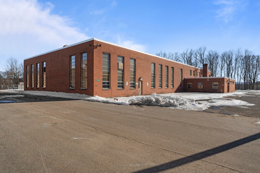 More Photos Of 251 Freestone Ave, Portland Manufacturing For Sale