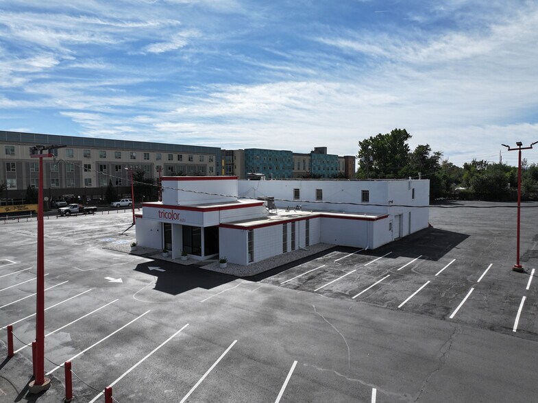 More Photos Of 5900 W Colfax Ave, Denver Auto Dealership For Lease