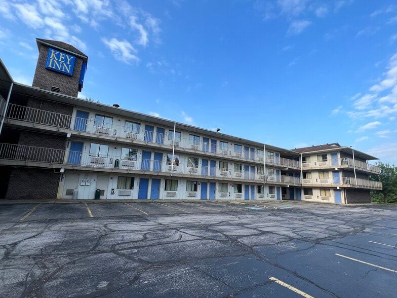 More Photos Of 311 E Highland Rd, Macedonia Hotel For Sale