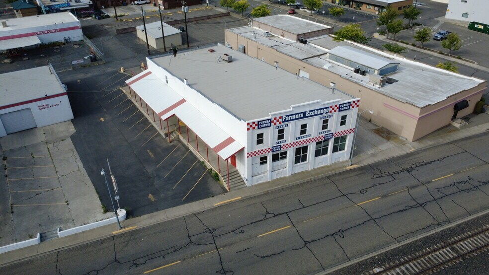 More Photos Of 215 W Canal Dr, Kennewick Freestanding For Sale