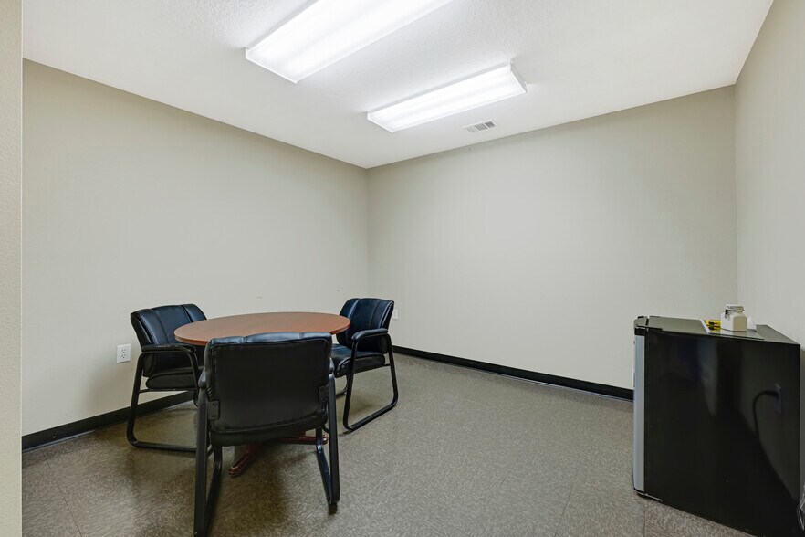 More Photos Of 1106 Witter St, Pasadena Industrial For Sale