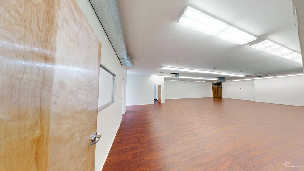 More Photos Of 2625 E 14th St, Brooklyn Office For Lease