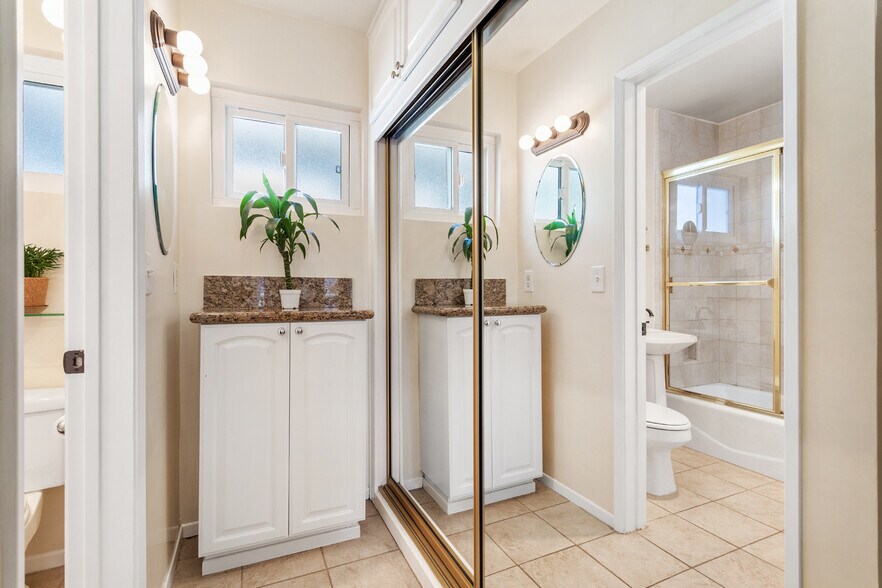 More Photos Of 1150 W 29th St, Los Angeles Apartments For Sale