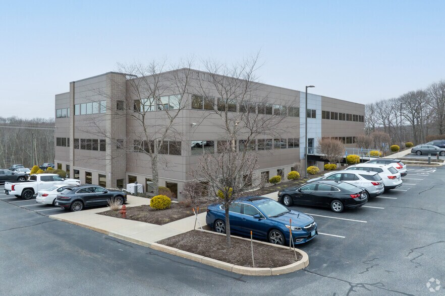 More Photos Of 1300 Highland Corporate Dr, Cumberland Medical For Sale
