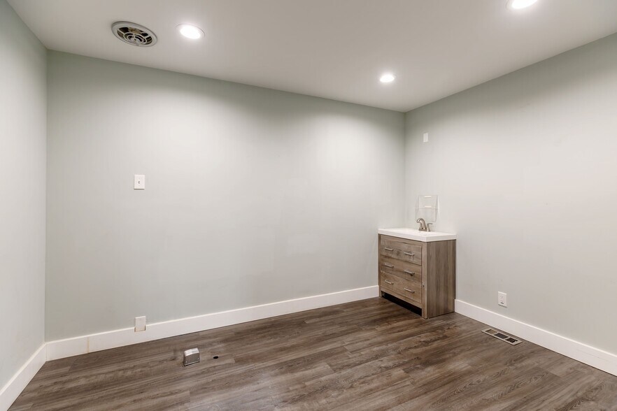 More Photos Of 12850 SW Canyon Rd, Beaverton Medical For Lease