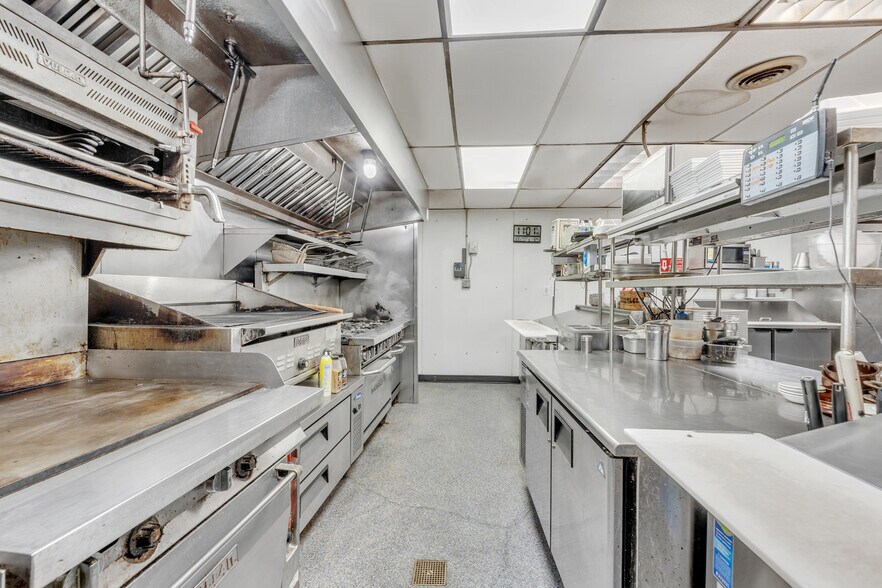 More Photos Of 1 Princeton St, Jefferson Restaurant For Sale