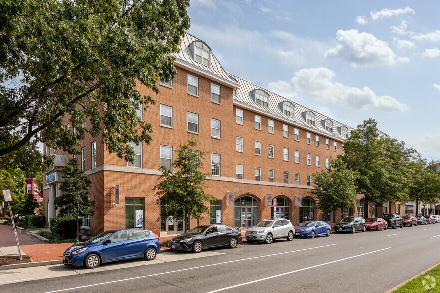 More Photos Of 600 Pennsylvania Ave SE, Washington Office For Lease