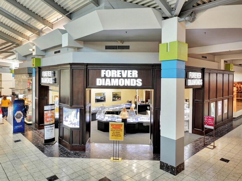 More Photos Of 2922-2930 Watson Blvd, Centerville Storefront For Sale