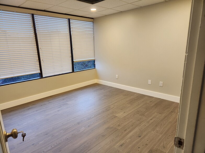More Photos Of 3502 Henderson Blvd, Tampa Office For Lease